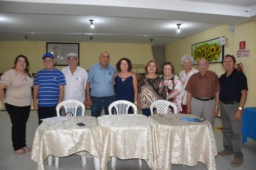 Representantes da chapa com Comissão Eleitoral e Mesa receptora de votos